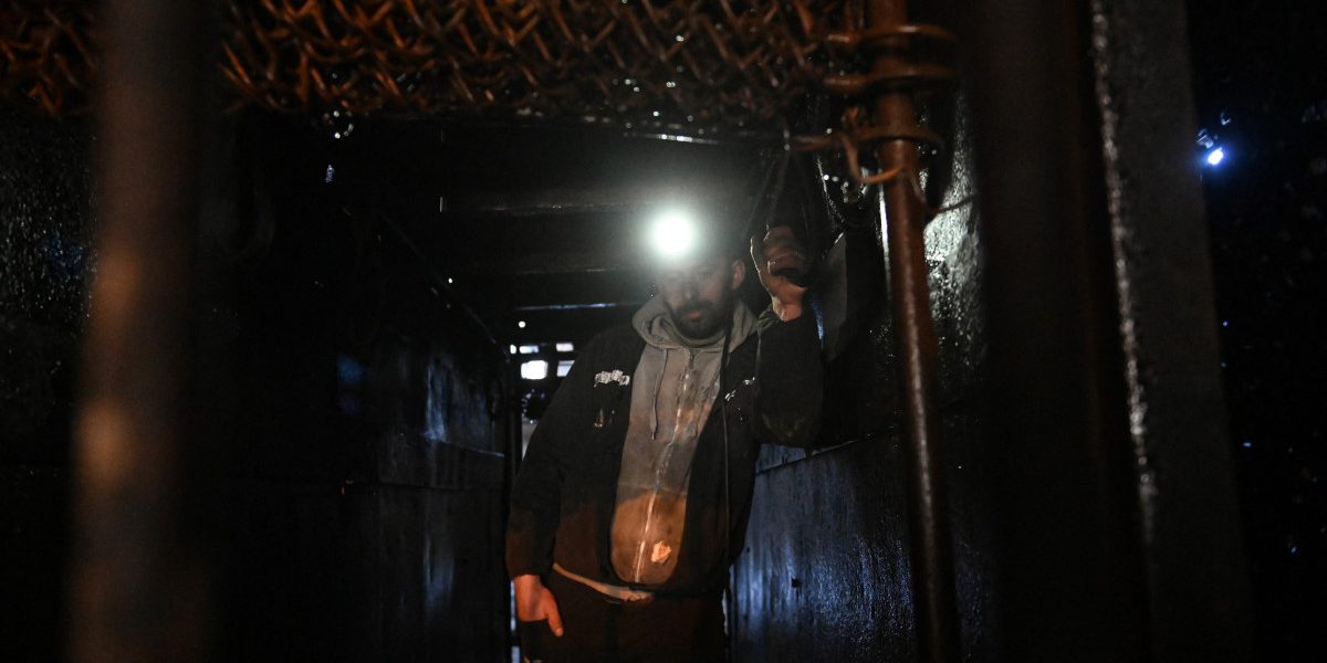 Guvernul alocă 350 milioane lei pentru minele din Valea Jiului, dar e insuficient