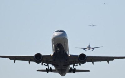 Piloți, confuzie la Washington: „Miaună și latră”! Controlorul, uimit