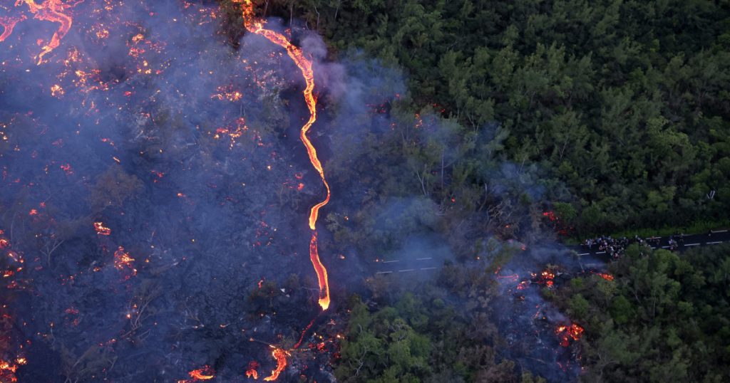 Lava vulcanului din REUNION se revarsă în ocean: IMAGINI SPECTACULOASE din satelit