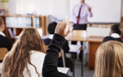 Guvernul dă undă verde concursurilor pentru profesori și posturile din universități