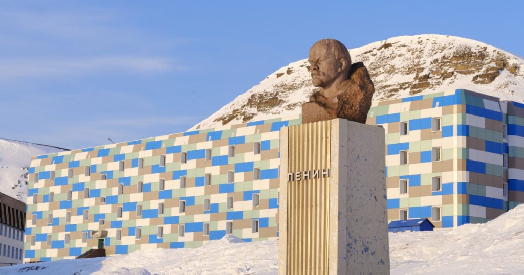 SVALBARD: Poarta NORVEGIANĂ a lui Putin în ARCTICA