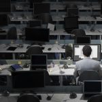 Angajat din Londra, dat în judecată de firmă după refuzul concediului: Câștigă o avere