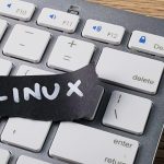 Franța abandonează Windows: Trece la Linux pentru suveranitate digitală