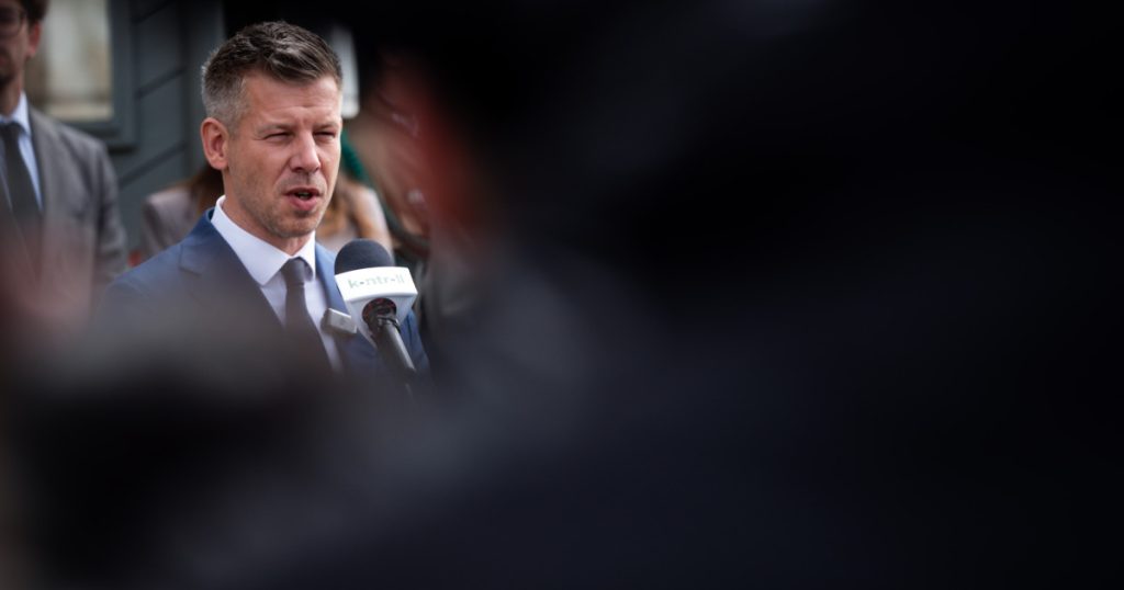 Viața bate filmul: Peter Magyar, martor la apariția lui Viktor Orban la balcon