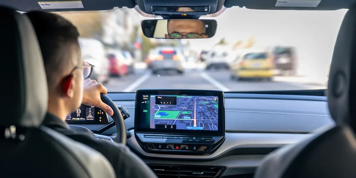 Radar AI: Poliția distruge Waze. Șoferii, luați prin surprindere