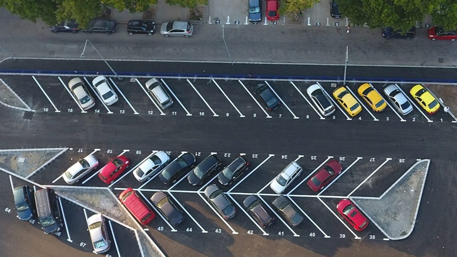 USR propune abonament anual pentru parcările din Sectorul 4, în locul tarifelor lunare USR Sector 4 a lansat un proiect de hotărâre prin care solicită introducerea unui abonament anual pentru parcările din sector