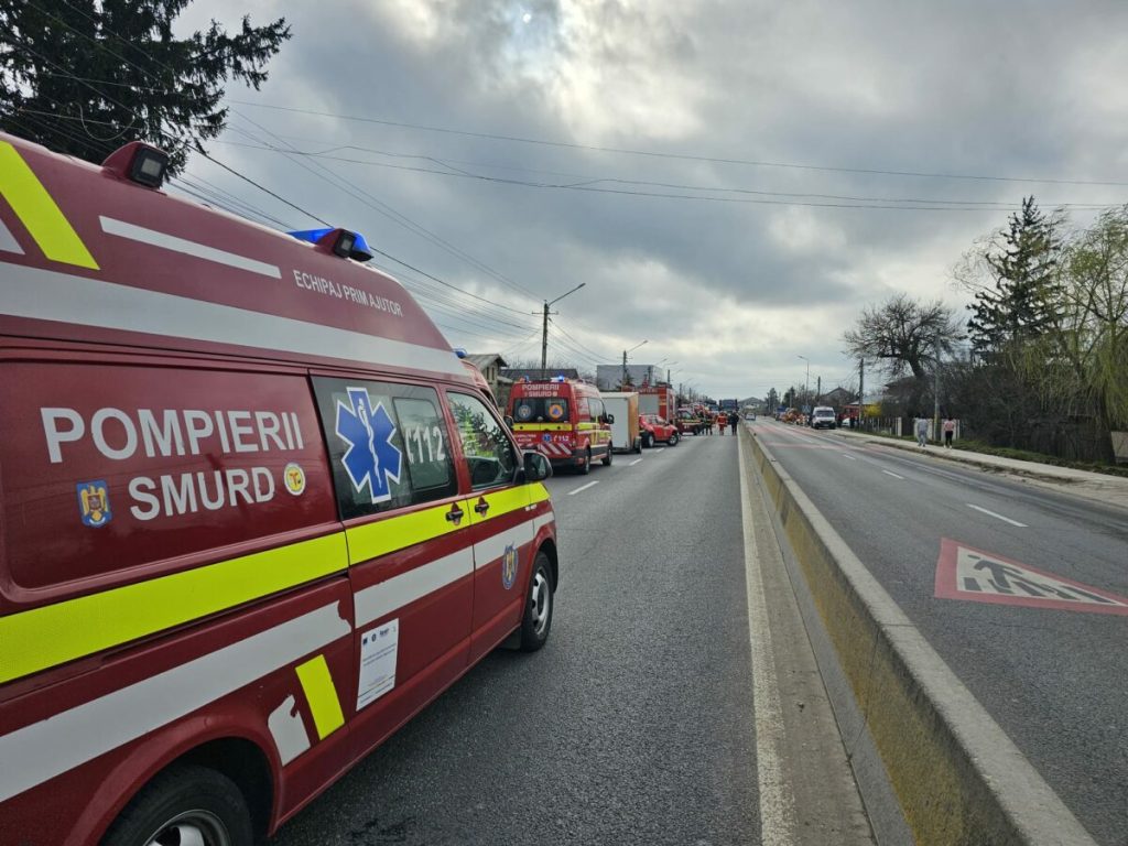 Trafic Oprit pe A0 București Din Cauza Unui Accident Traficul rutier este complet blocat miercuri dimineață pe breteaua de acces dinspre Jilava (DN 5) către autostrada A0 Centura București, județul Ilfov, din cauza unui accident