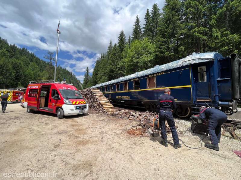 Coliziune mortală între tren de mare viteză și camion al armatei în Franța