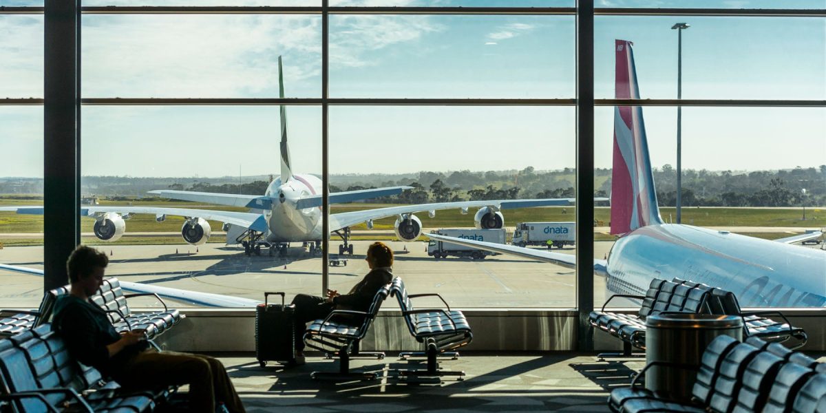 Taxă de protecție la agențiile de turism: Românii, țepuiți legal?