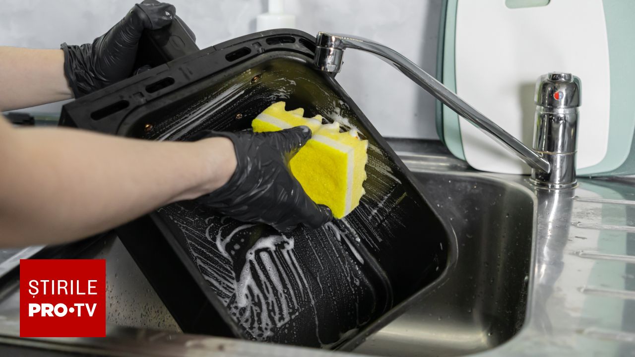 Curăță airfryer-ul rapid și ieftin: Ai nevoie doar de două produse