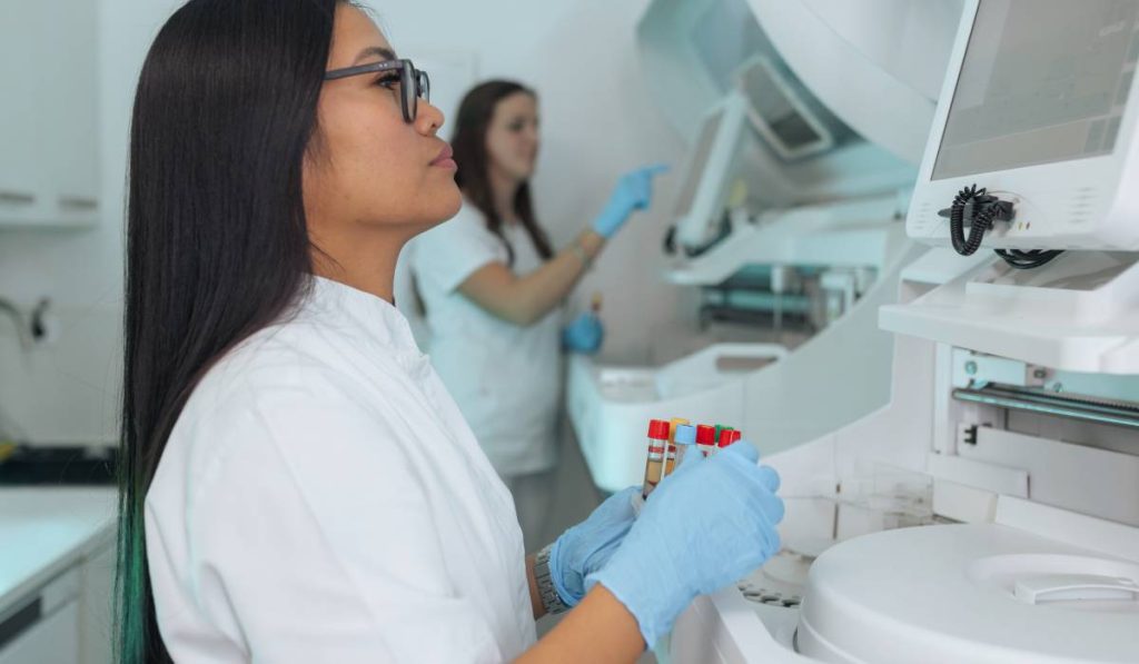 Analiză crucială pentru cei născuți înainte de 1975: Boala fatală, pericol ignorat