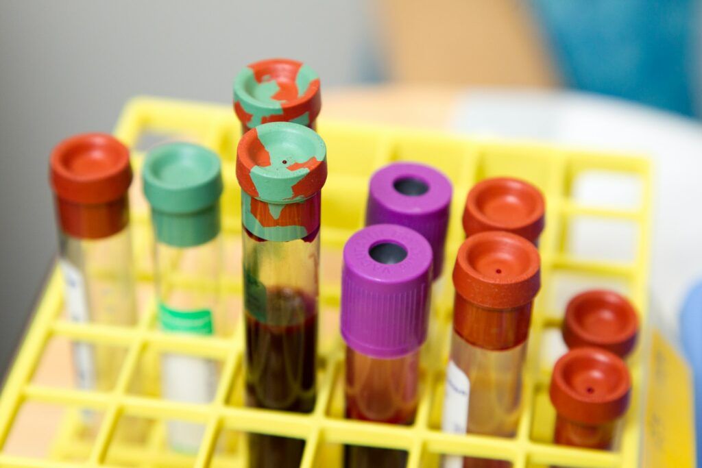 Analize medicale: Cât plătești în 2026, dacă nu ai asigurare medicală în România