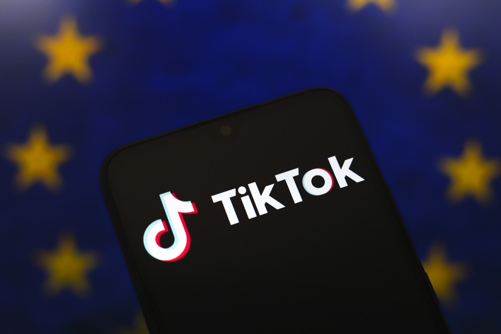 TikTok investește încă un miliard de euro în Finlanda, extinzându-și prezența europeană Platforma de socializare TikTok a anunțat o nouă investiție de un miliard de euro într-un centru de date din Lahti, Finlanda