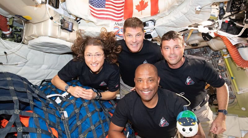 Orion, înapoi pe Pământ: NASA jubilează după istorica misiune Artemis II