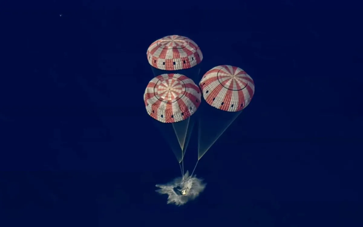 Americanii de la Artemis II, succes istoric: Orion aterizează perfect!