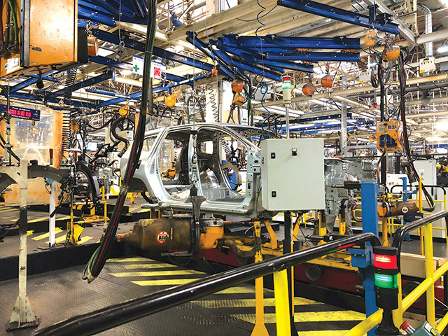 Industria auto românească, într-un moment de răscruce: Ford Otosan accelerează, Dacia încetinește Primele luni din 2026 aduc un tablou complex pentru industria auto din România