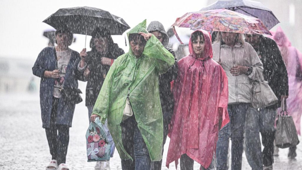 Alerte METEO: Cod galben de ploi torențiale și vijelii în nouă județe din România