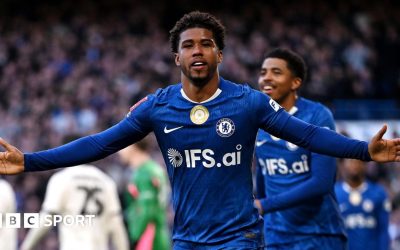 Port Vale a devenit echipa care marchează istorie în ediția din acest sezon al Cupei Angliei, după ce a reușit să elimine două cluburi din Premier League, o performanță rar întâlnită pentru o formație din liga a treia sau inferioară