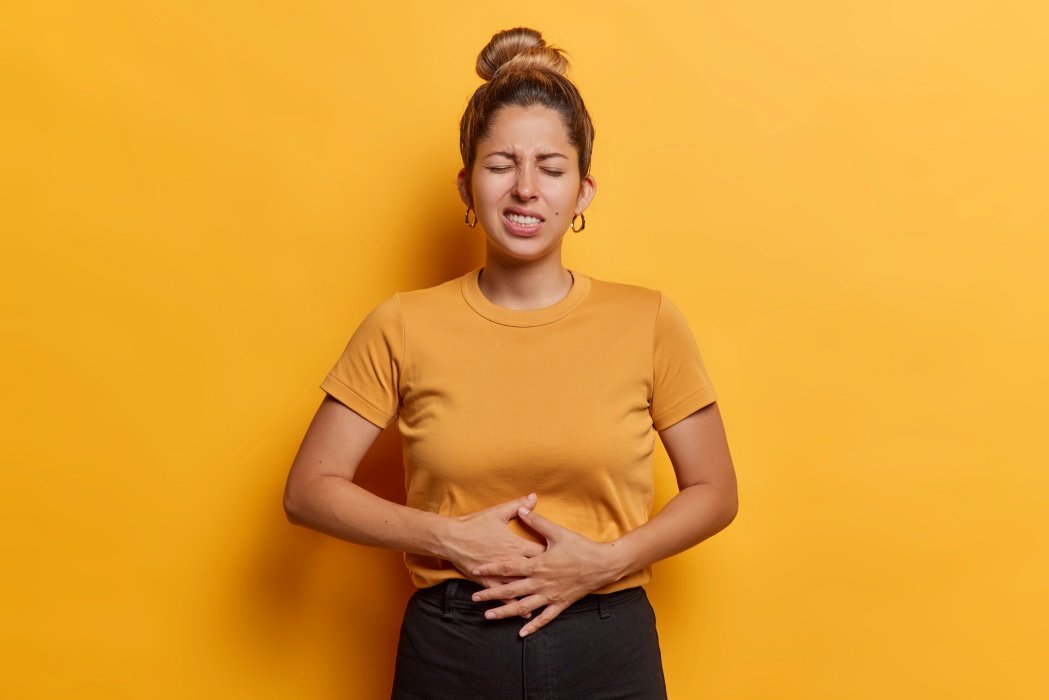 Balonare neplăcută după masă: Specialiștii te învață trucurile simple!