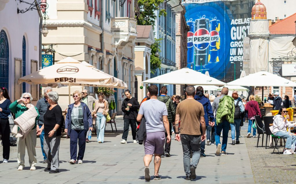 Mâna de lucru: Bărbații domină piața din România, femeile, dezavantajate