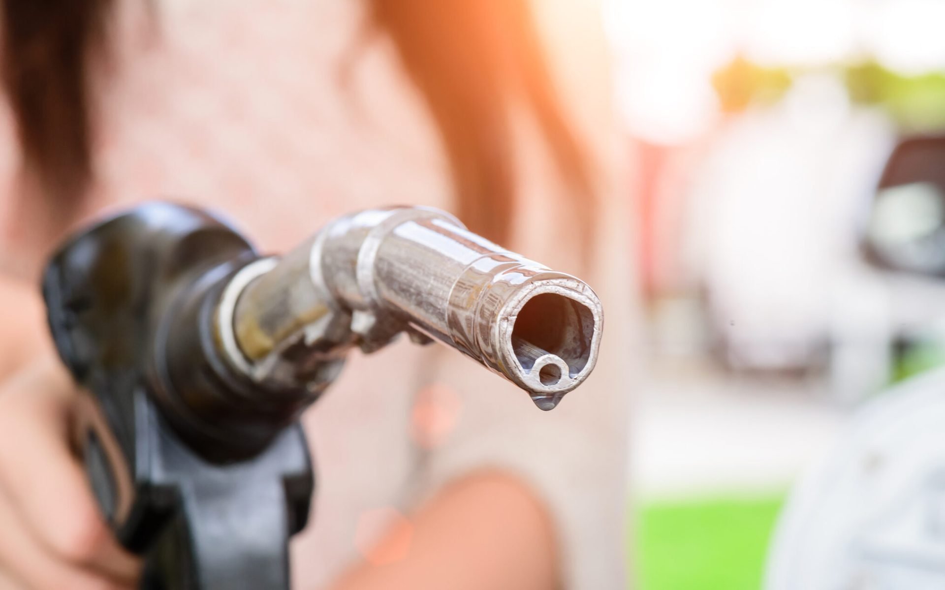 Prețurile la carburanți, pe un trend ascendent: Ministrul Energiei explică motivele Prețurile la petrol și, implicit, la carburanți continuă să crească, alimentând îngrijorări în rândul șoferilor și al economiilor naționale