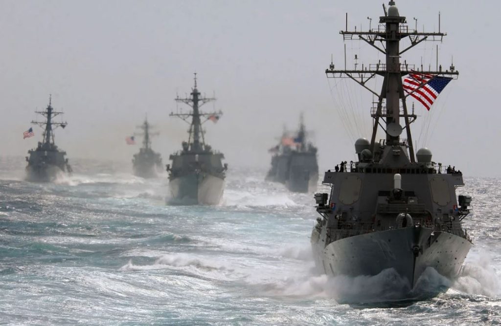 SUA confiscă o navă IRANIANĂ: Prețul petrolului, în creștere cu 5% după incident