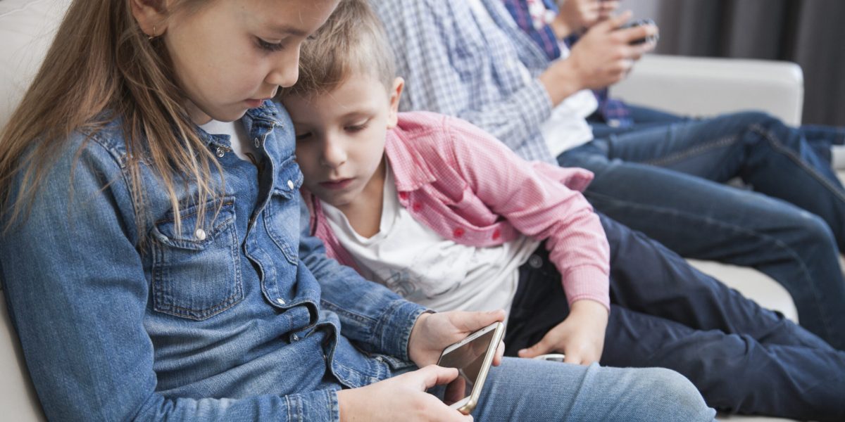 Restricții drastice: Copiii, ținta interdicției pe rețelele sociale