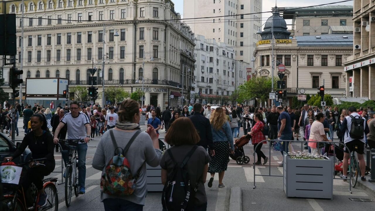 Șapte din zece români anticipează un an mai greu