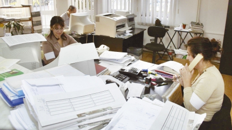 Legea salarizării: Pîslaru vrea adoptarea în 2024, dar aplicarea… peste ani