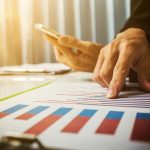 Industria din România, încă în contracție, deși a dat semne de revenire