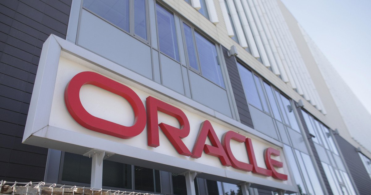 Compania americană Oracle, una dintre cele mai importante concerne de software la nivel global, a început să concedieze mii de angajați, într-un context marcat de presiuni financiare generate de investițiile masive în infrastructura pentru inteligență artificială (IA)