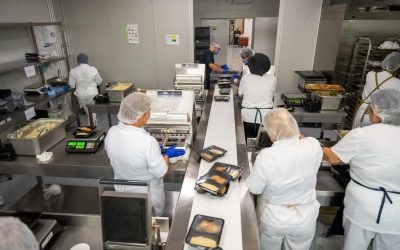 Banca Locală de Alimente Sector 6 deschide calea către reducerea rispei alimentare, impulsionată de legislație și parteneriate strategice Banca Locală de Alimente din Sector 6 al Capitalei devine un exemplu concret în lupta împotriva risipei alimentare, într-un context în care autoritățile impun măsuri obligatorii pentru operatorii din lanțul agroalimentar