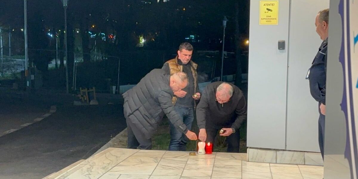 Candele pentru Lucescu la Spitalul Universitar din București, omagiu emoționant