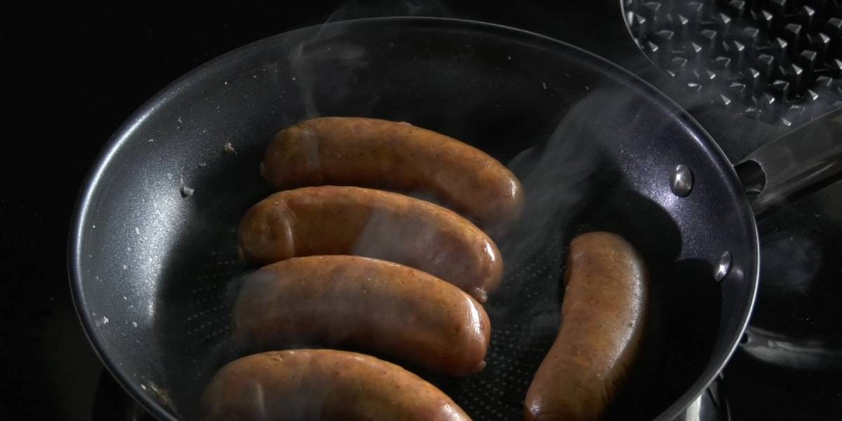 Varză călită cu cârnați Durdulii de la Matache Măcelaru câștigă inimi în Burdujeni