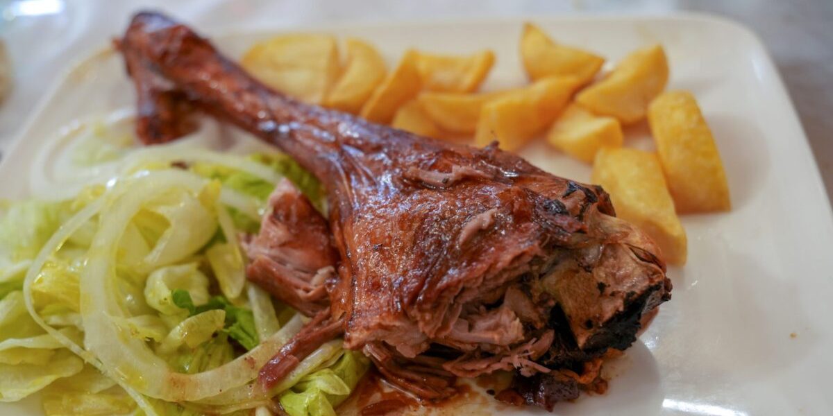 Cinci garnituri sănătoase pentru miel: Cum te bucuri de sărbători și mănânci echilibrat