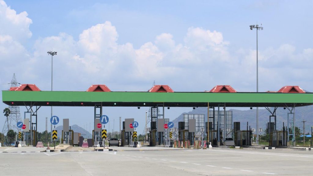 Jaf pe autostradă: Au strâns 700.000 de euro dintr-o taxare falsă în INDIA