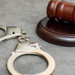 Nouă români și o femeie, escrocherie de 160.000 euro în Austria: Poliția, păcălită de 1.300 ori