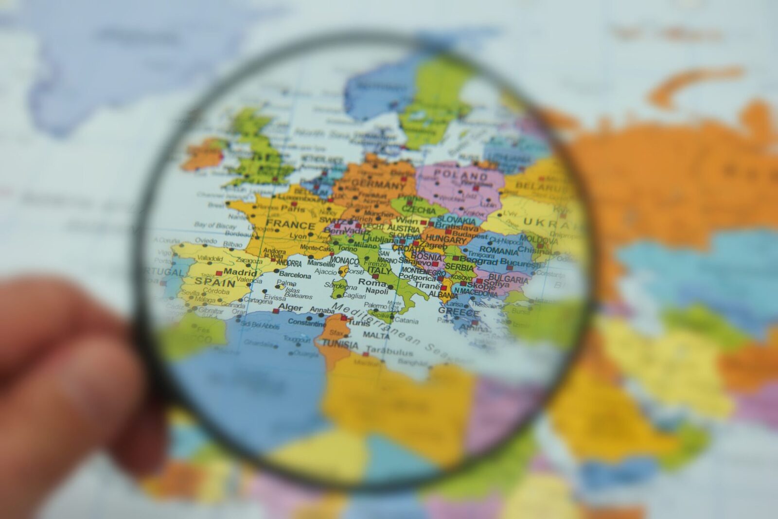 Cine va conduce Europa în 2030? Previziuni economice incendiare