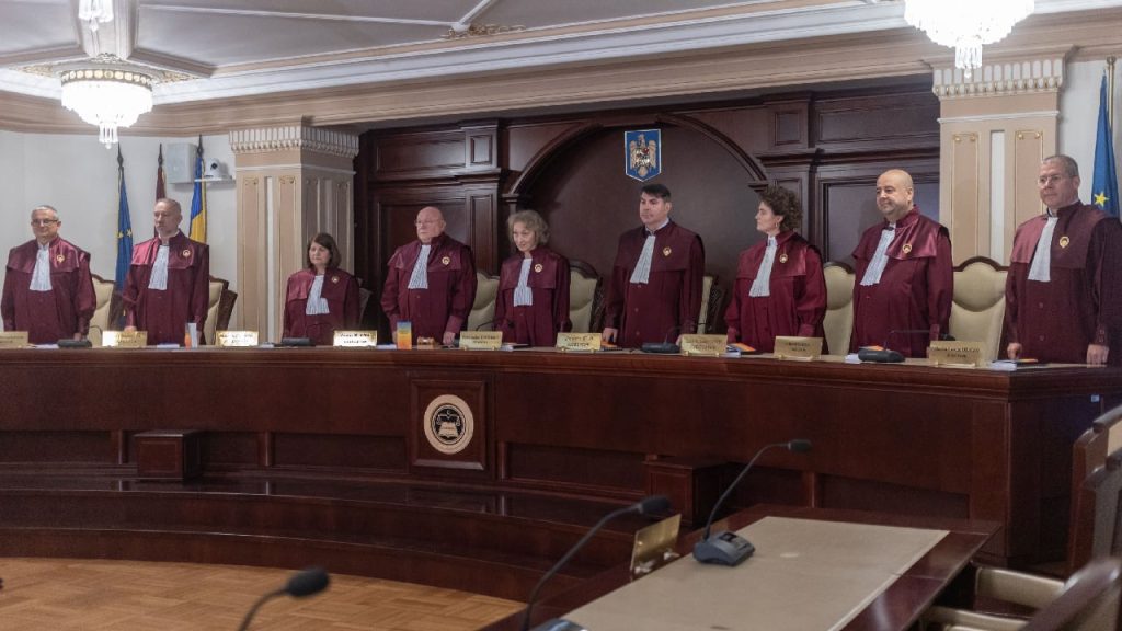 Judecătorii CCR, spor de „supărare” de 2.300 euro peste salariul uriaș