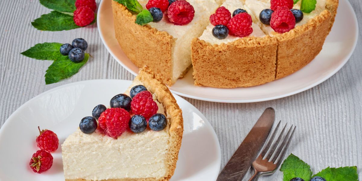 Rețetă rapidă: Tartă cu brânză Hochland Crème, direct de la bucătărie