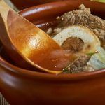 Ciorbă de căpățână de miel ca-n Ardeal: Rețetă bunicilor, gust autentic!