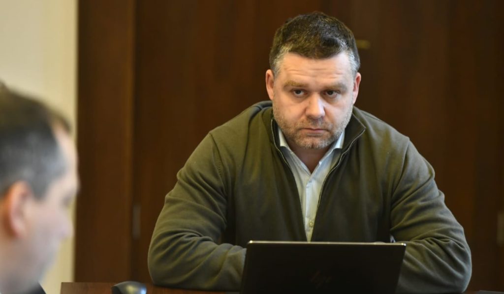 Ciucu schimbă regulile teraselor: Chioșcurile ilegale, eliminate din parcurile din București