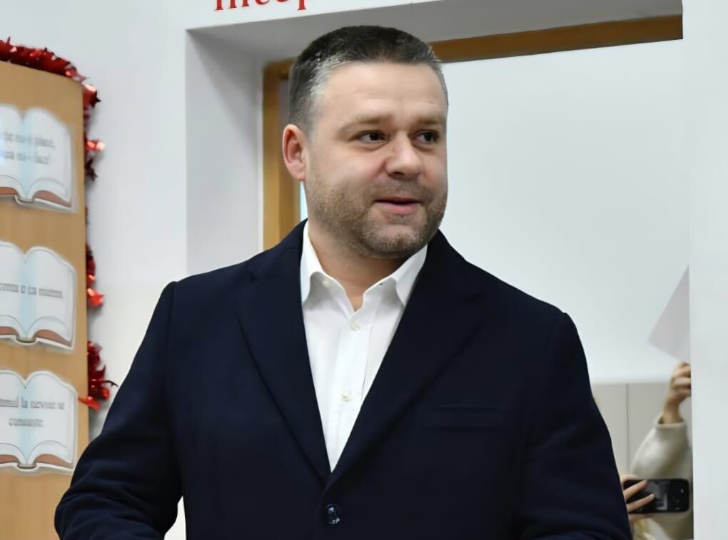 Primăria Capitalei se află din nou în centrul unui conflict major, după anunțul primarului general, Ciprian Ciucu, privind propunerea de comasare a zece instituții subordonate