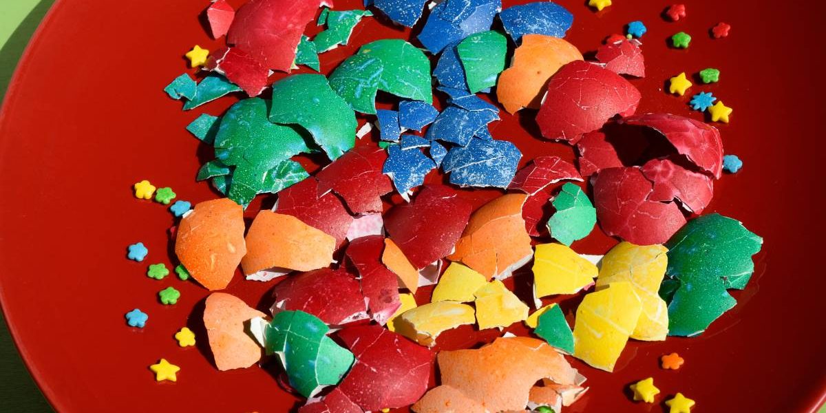 Folosește cojile de ouă! Secretul grădinii luxuriante, după sărbători