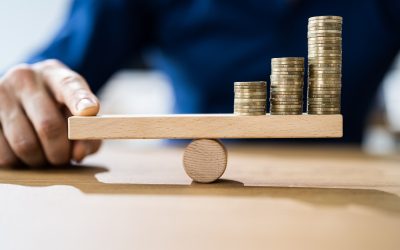Inflația roade, firmele înghit: românii, nevoiți să taie din consum