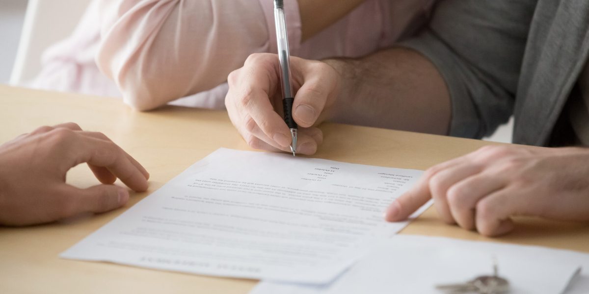 Acte obligatorii pentru vânzarea unei case în 2026: Ghidul complet