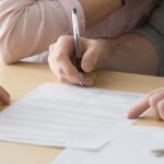 Acte obligatorii pentru vânzarea unei case în 2026: Ghidul complet