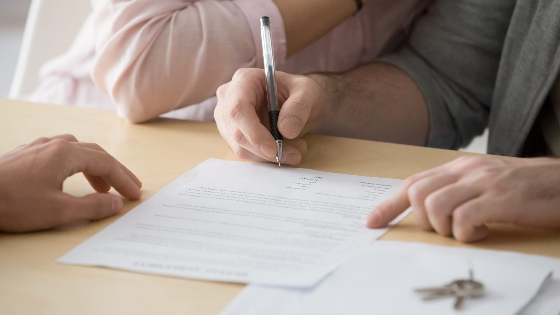 Acte obligatorii pentru vânzarea unei case în 2026: Ghidul complet