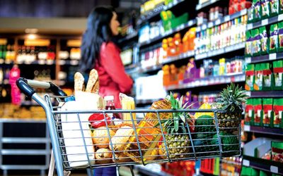 Românii cumpără mai puțin: Inflația și concedierile lovesc economia României