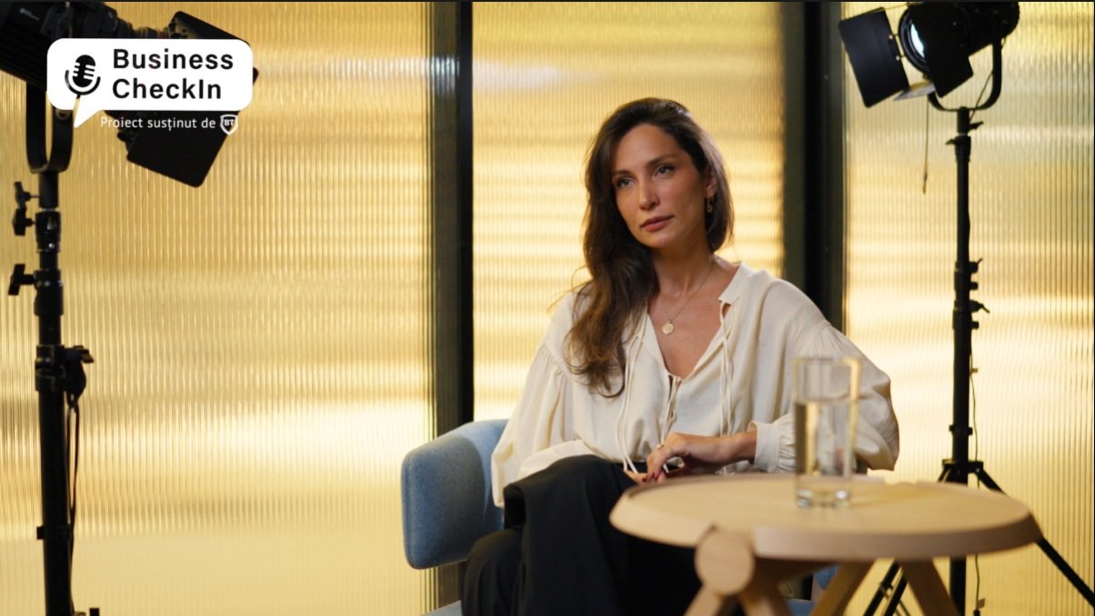 Beatrice Andreescu, antreprenoarea din București care a lansat brandul de bijuterii Andresco Jewelry, își propune să acceseze serviciile BT Stup pentru a eficientiza gestionarea afacerii